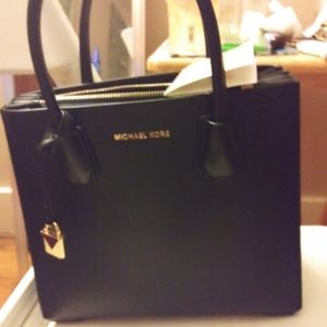 Michael kors purse brand new